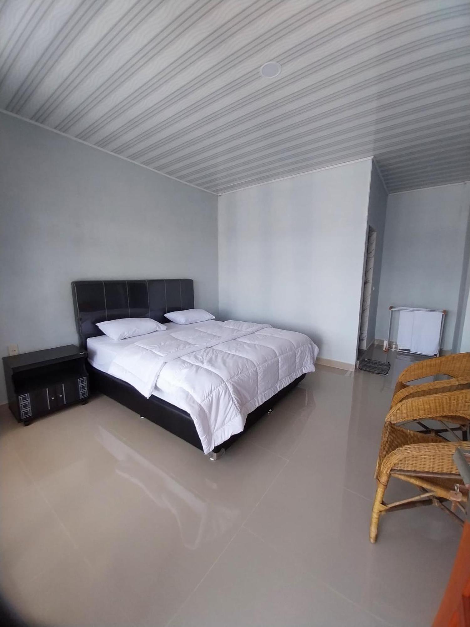 Maruba Inn Тук-Тук Экстерьер фото